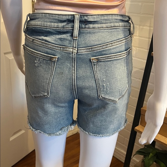 Aqua High Waisted Button Fly Denim Shorts
Size 26 - Picture 3 of 7
